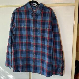 Duluth Trading Co Blue and Red Checkered Untucked Relaxed Fit Men's Shirt